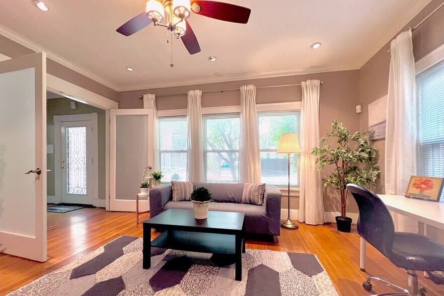 More Photos Of 2407 Waugh Dr, Houston Office Residential For Sale