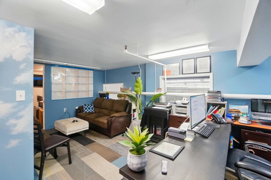 More Photos Of 50 Eswin St, Cincinnati Freestanding For Sale