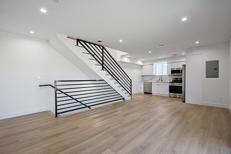 More Photos Of 1636 Longwood Ave, Los Angeles Apartments For Sale