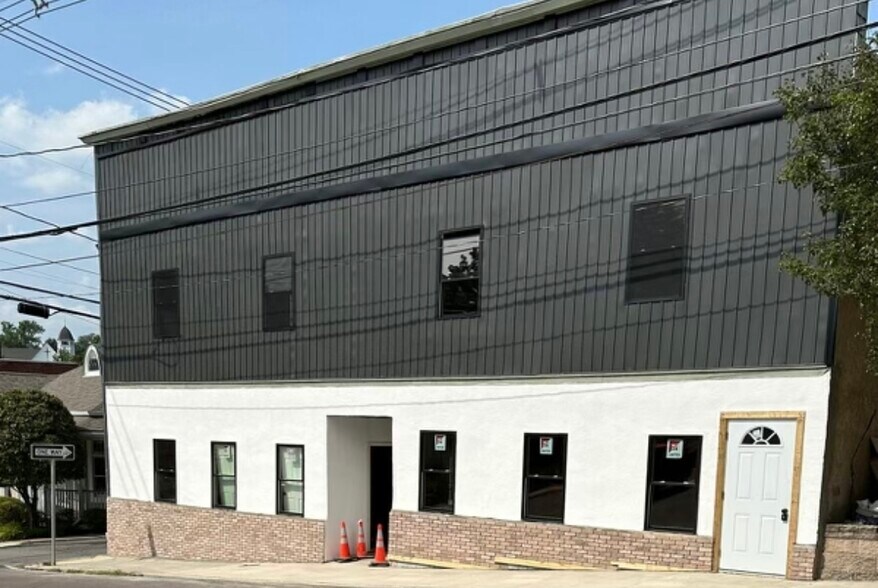 Primary Photo Of 42-44 Main St, Dallas Storefront Retail Residential For Lease