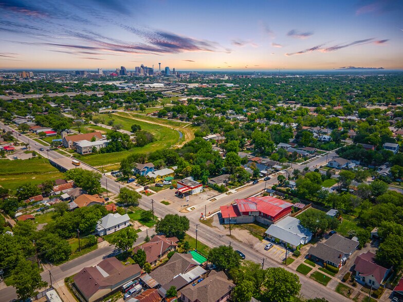 More Photos Of 800 Cincinnati Ave, San Antonio Freestanding For Sale