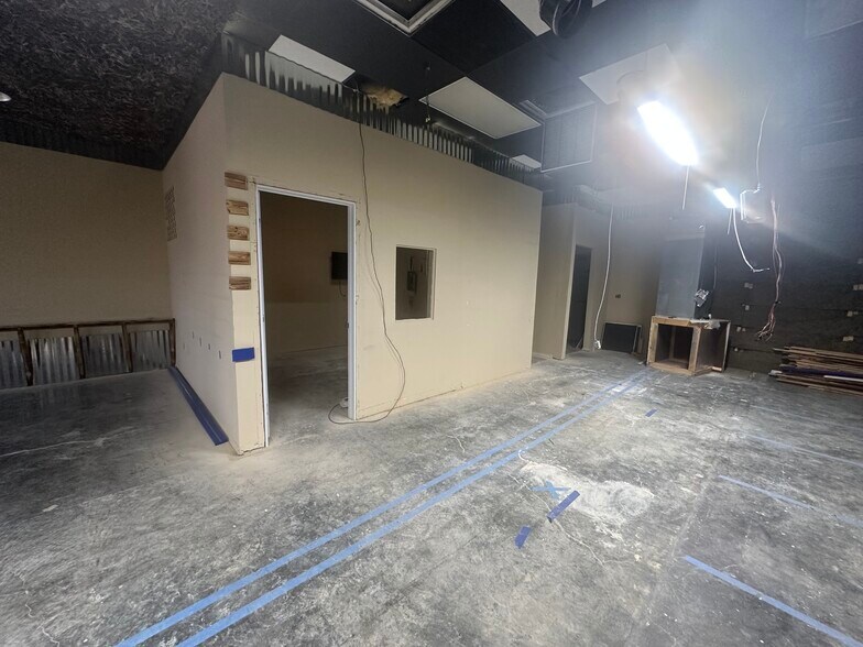 More Photos Of 1720 S McCall Rd, Englewood Unknown For Lease