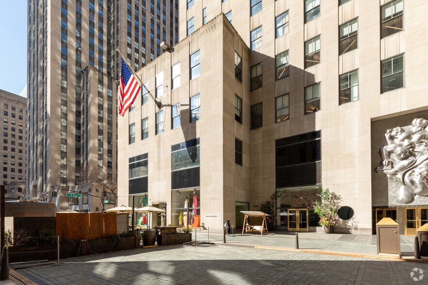 More Photos Of 50 Rockefeller Plaza, New York Office For Lease