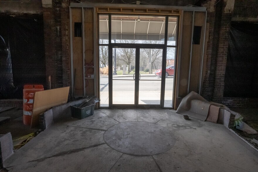 More Photos Of 253 E Washington St, New Castle Office For Lease