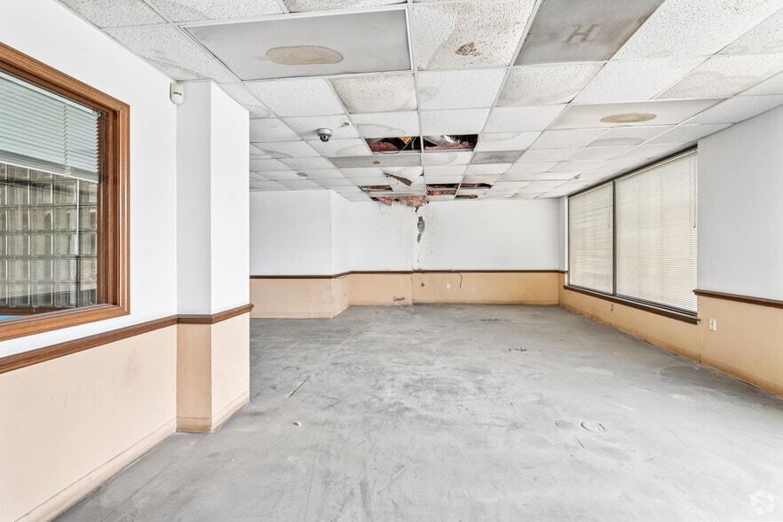 More Photos Of 500 S Chippewa St, Lumberton Warehouse For Sale