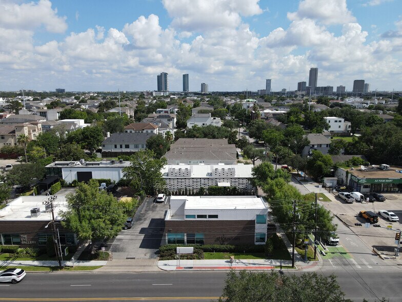 More Photos Of 1800 Westheimer Rd, Houston Unknown For Lease