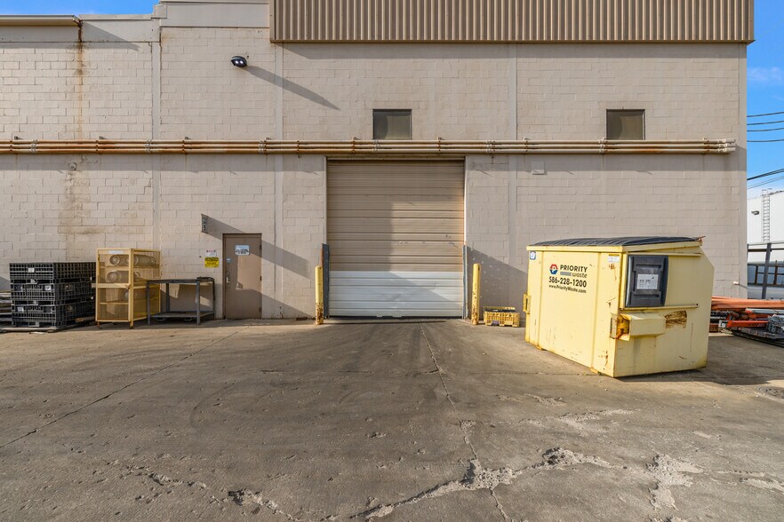 More Photos Of 33710 Riviera Dr, Fraser Warehouse For Sale
