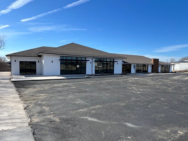 Primary Photo Of 721 W Main St, Mabank General Retail For Lease