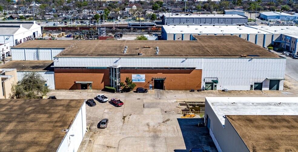 More Photos Of 5301 Polk St, Houston Warehouse For Lease