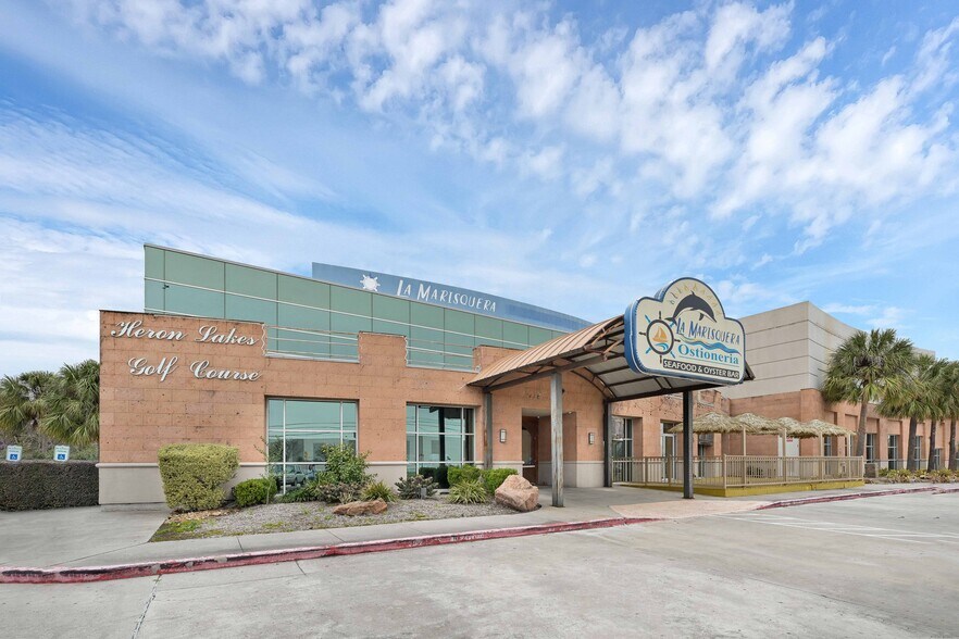 More Photos Of 7900 N Sam Houston Pky W, Houston Office For Lease