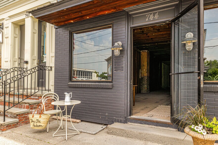 More Photos Of 744 Warren St, Hudson Storefront Retail Residential For Sale
