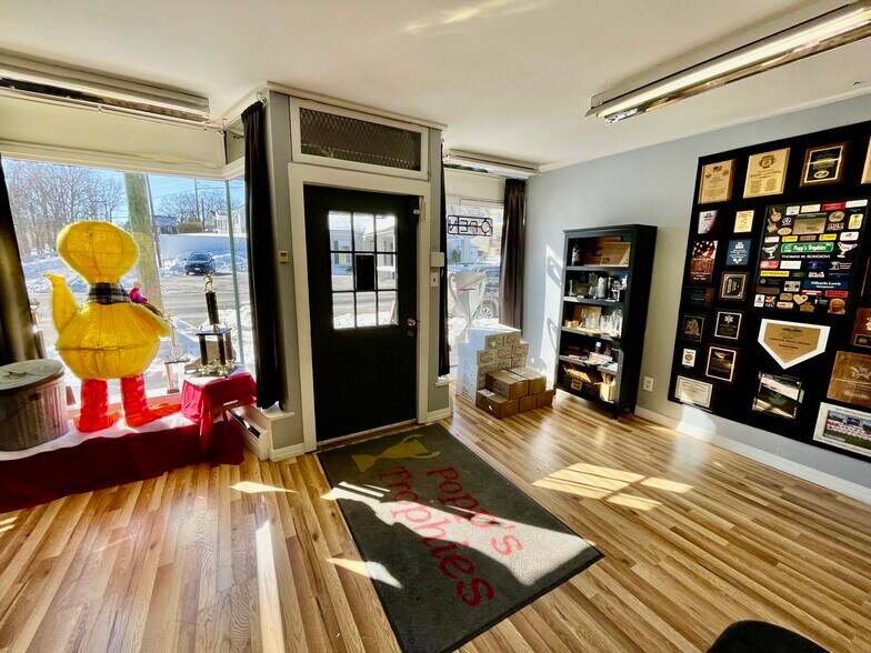 More Photos Of 158-160 W Main St, Walden Storefront Retail Residential For Sale
