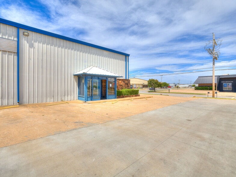 More Photos Of 9906 E 55th Pl, Tulsa Industrial For Lease