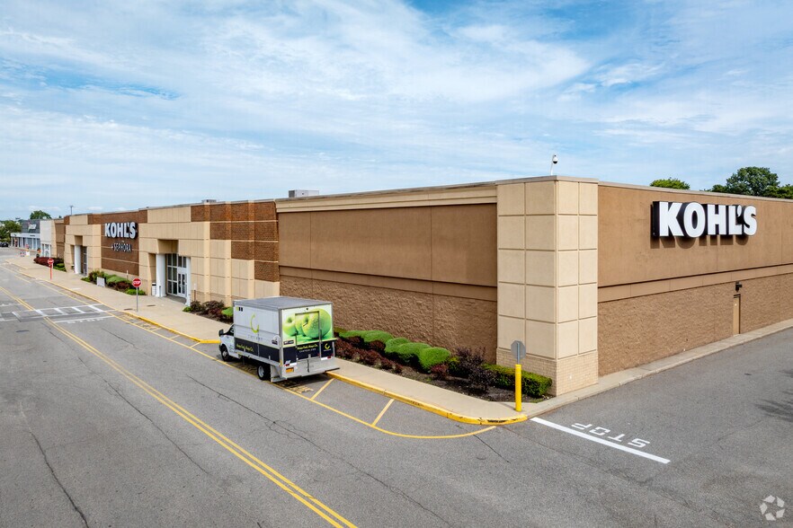 Primary Photo Of 403-421 Commack Rd, Deer Park Unknown For Lease