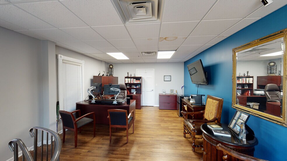 More Photos Of 100 E Seneca St, Manlius Office For Lease