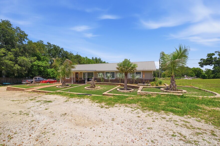 More Photos Of 8744 Gall Blvd, Zephyrhills Hotel For Sale