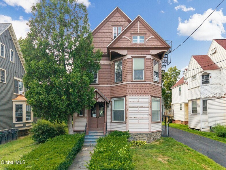 More Photos Of 113 S Lake Ave, Albany Apartments For Sale