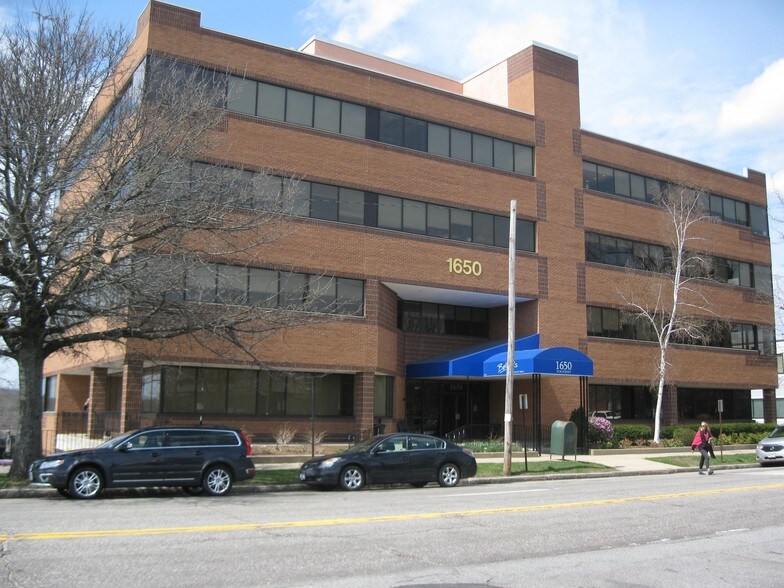 More Photos Of 1650 Elm St, Manchester Medical For Sale
