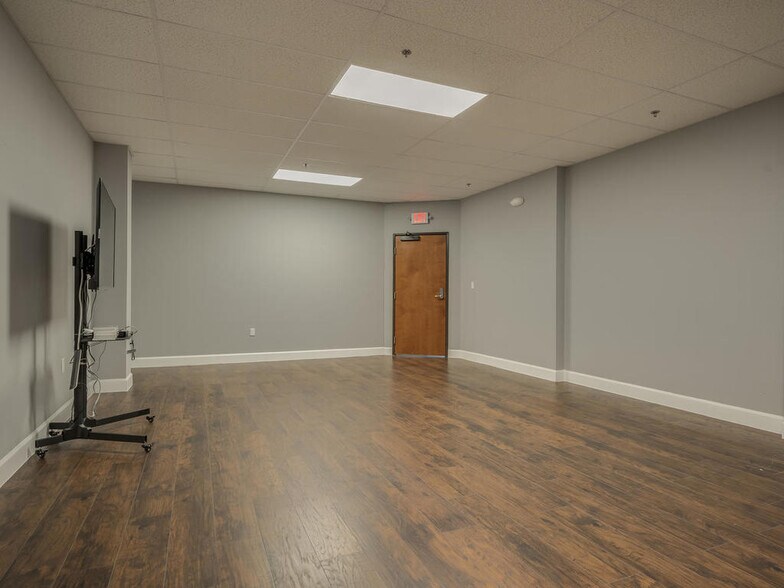 More Photos Of 13802 Ida Ridge Dr, Austin Office Residential For Sale