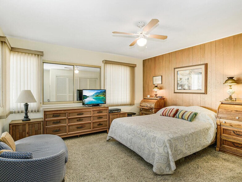 More Photos Of 375-381 Rosecrans St, San Diego Apartments For Sale