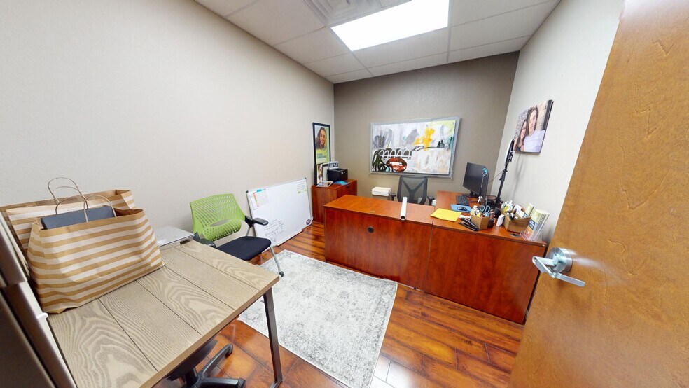 More Photos Of 2001 Windy Ter, Cedar Park Light Distribution For Sale