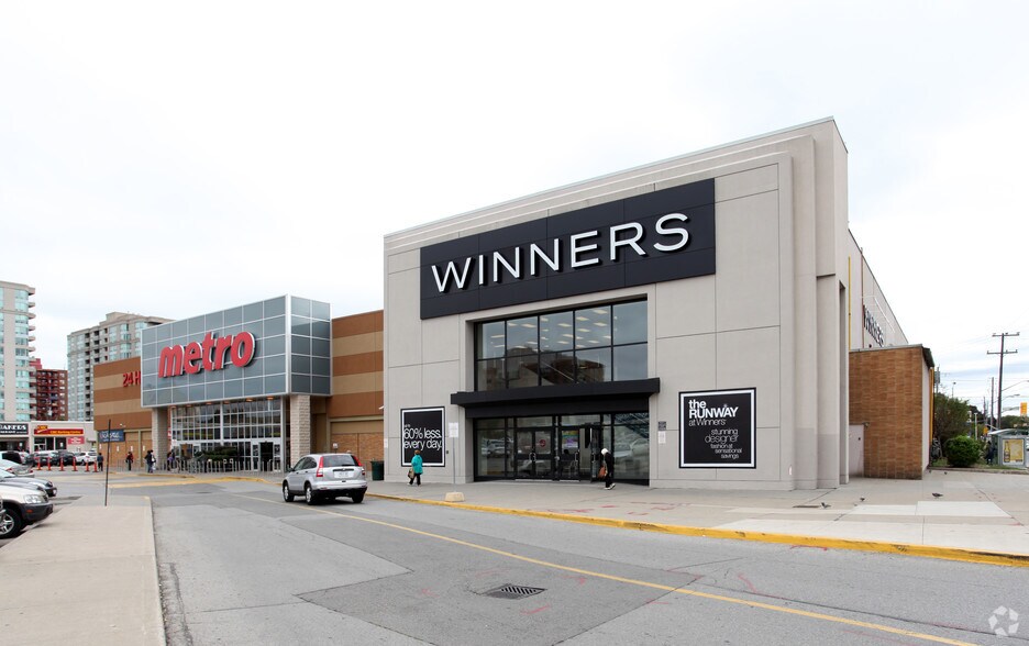 More Photos Of 490-528 Lawrence Ave W, Toronto Freestanding For Lease