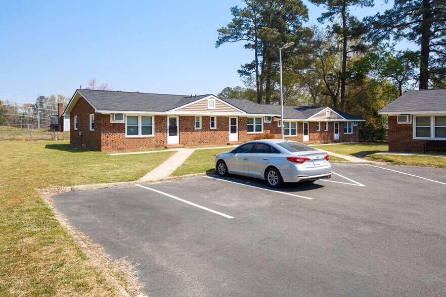 More Photos Of 1043-1053 Rulnick St, Fayetteville Apartments For Sale