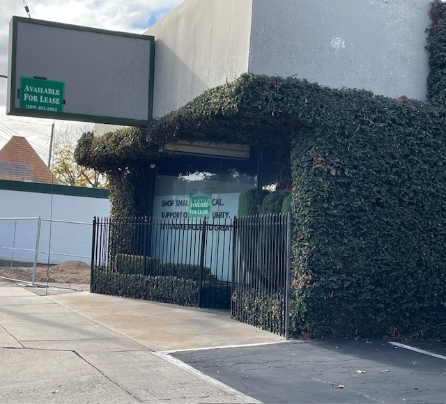 More Photos Of 429 McHenry Ave, Modesto Storefront Retail Office For Lease