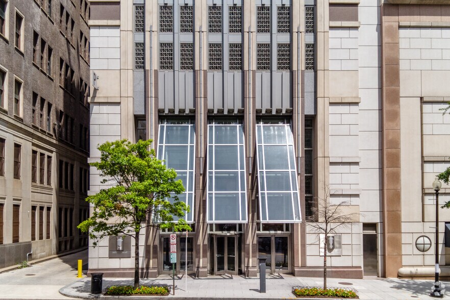 More Photos Of 701 13th St NW, Washington Office For Lease