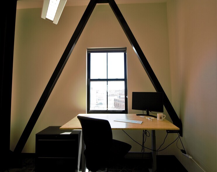 More Photos Of 151 N 8th St, Lincoln Office For Lease