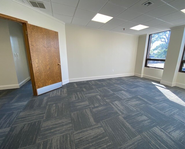 More Photos Of 449 Silas Deane Hwy, Wethersfield Medical For Lease