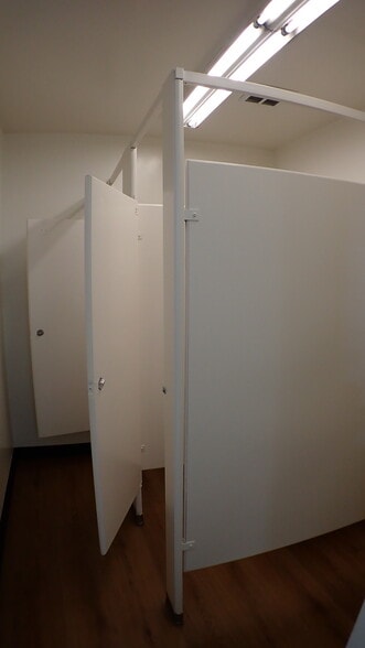 More Photos Of 519 S Flower St, Burbank Warehouse For Sale