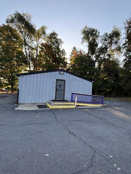 More Photos Of 3141 Page Ave, Jackson Storefront For Sale