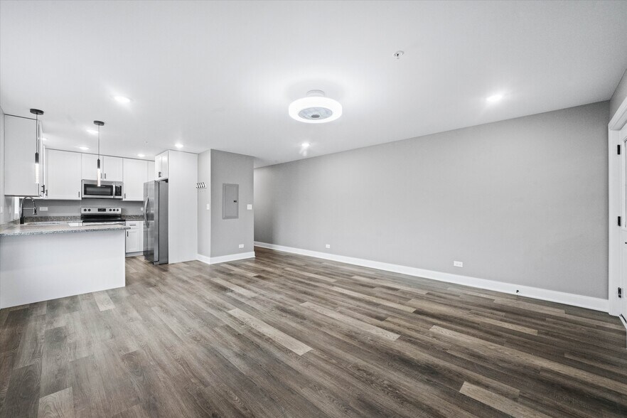 More Photos Of 1016 S State St, Lockport Apartments For Sale