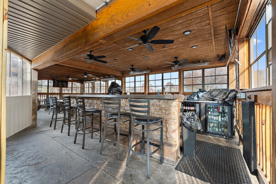 More Photos Of 4305 Portage St NW, Canton Restaurant For Sale