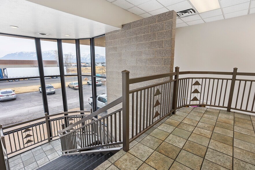 More Photos Of 1877 W 2800 S, Ogden Flex For Lease