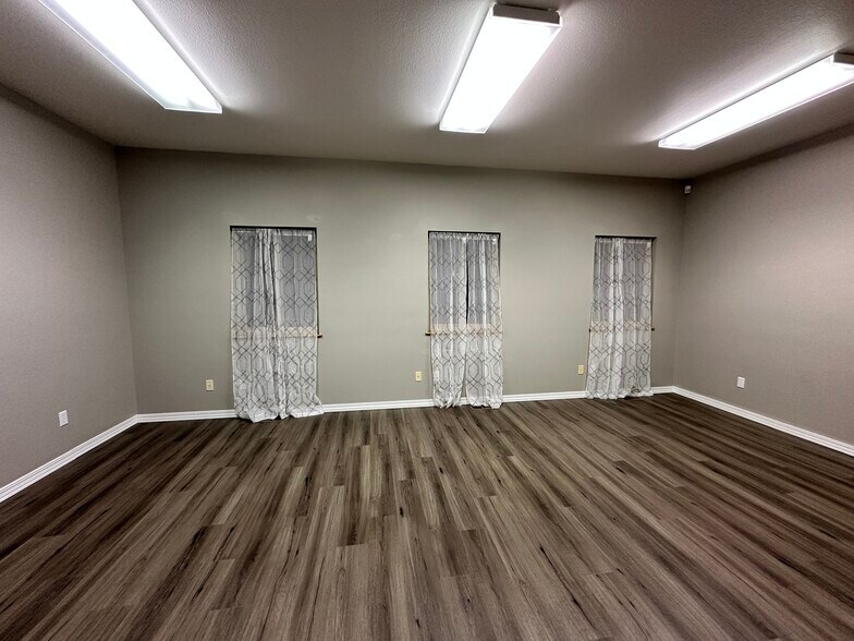 More Photos Of 4037 Hwy 93 N, Stevensville Office For Lease