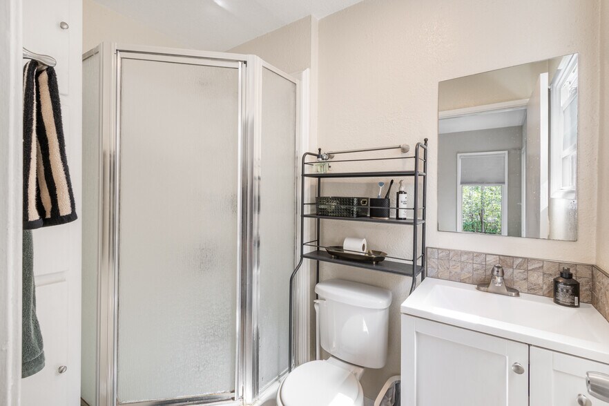 More Photos Of 5711 E 2nd St, Long Beach Apartments For Sale