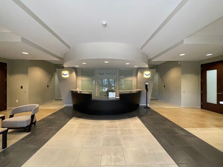 More Photos Of 200 Carillon Pkwy, Saint Petersburg Office For Lease