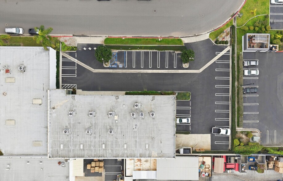 More Photos Of 5722 Buckingham Dr, Huntington Beach Warehouse For Lease