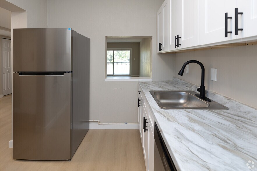 More Photos Of 2731 S Blair Stone Rd, Tallahassee Apartments For Sale