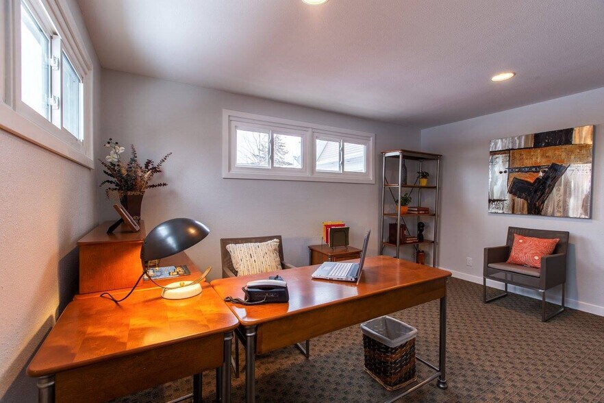 More Photos Of 302 N 3rd St, Watertown Office For Sale