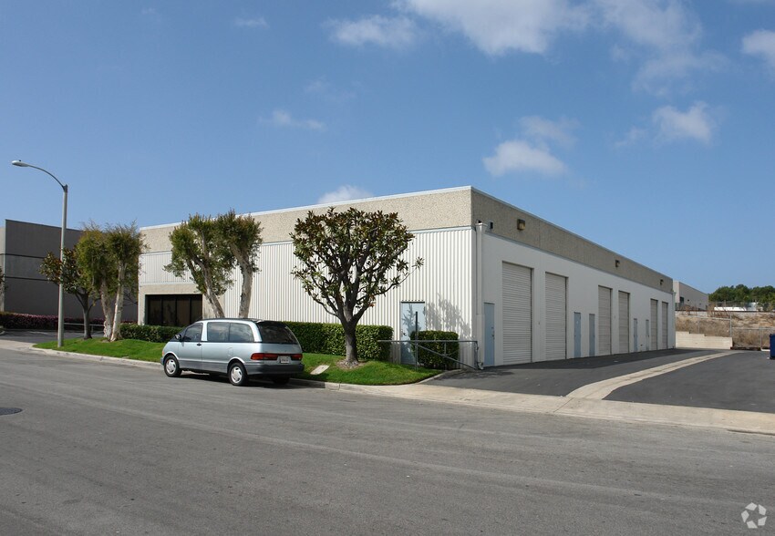 More Photos Of 17731-17739 Sampson Ln, Huntington Beach Light Manufacturing For Lease