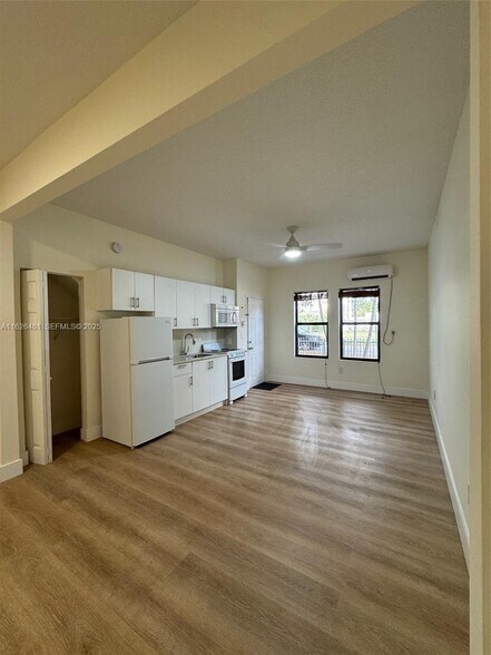 More Photos Of 2000 Monroe St, Hollywood Apartments For Sale