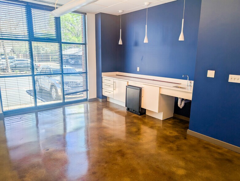 More Photos Of 2632 Broadway St, San Antonio Office Residential For Lease