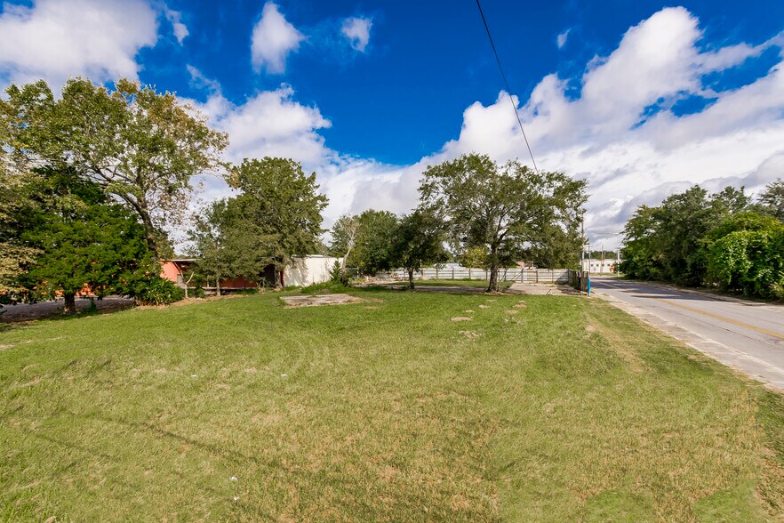 More Photos Of 2008 North St, Baton Rouge Office For Sale