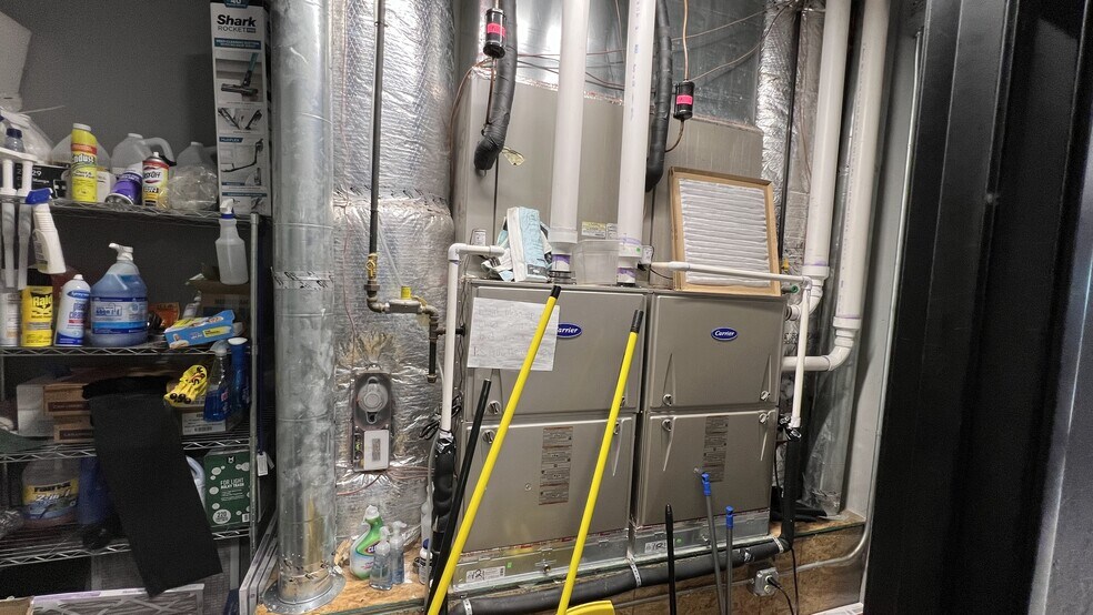 More Photos Of 1107 NW 32nd St, Newcastle Restaurant For Sale