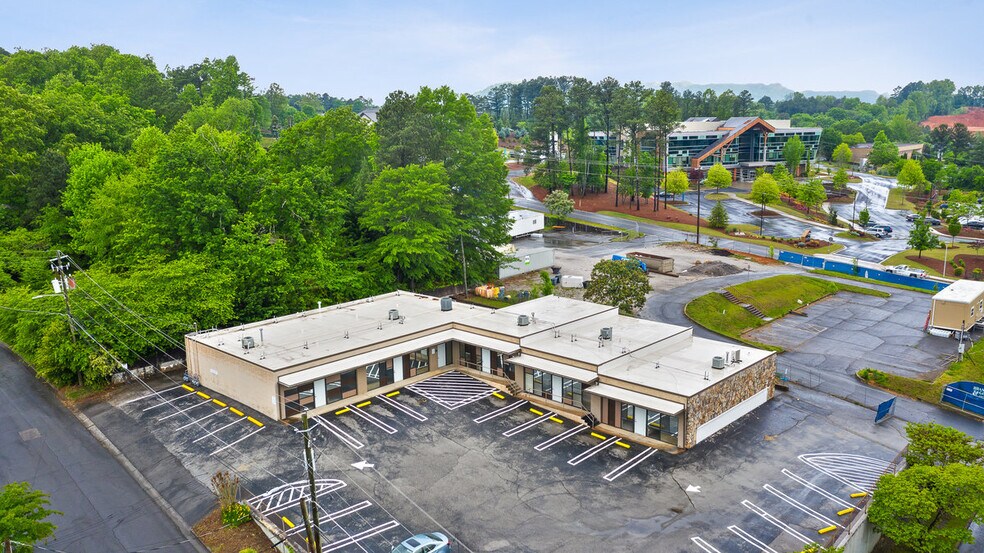 More Photos Of 1401 Applewood Dr, Dalton Medical For Lease