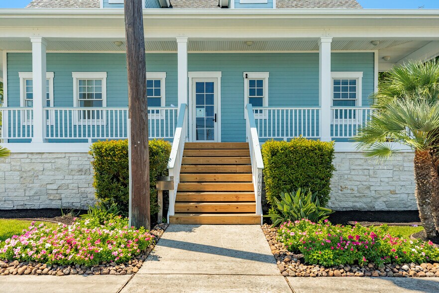 More Photos Of 6402 Stewart Rd, Galveston Office For Sale