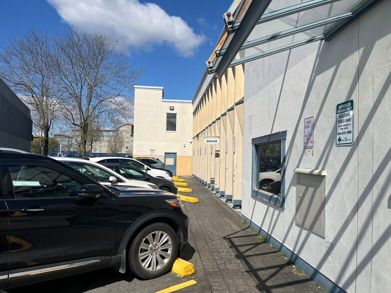 More Photos Of 20430-20436 Fraser Hwy, Langley Storefront Retail Office For Sale